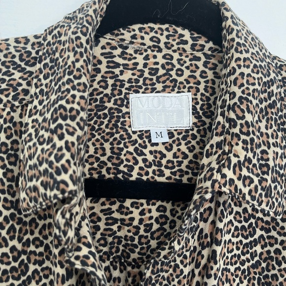 Vintage Leopard Print button down blouse - Picture 2 of 2